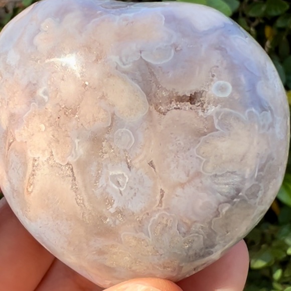 Creamy Blue Flower Agate Heart - Picture 4 of 6